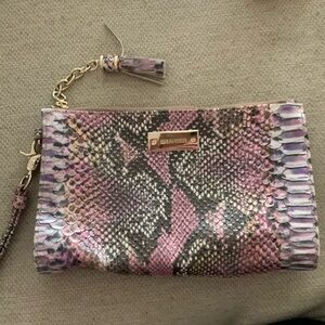 Brahmin wristlet